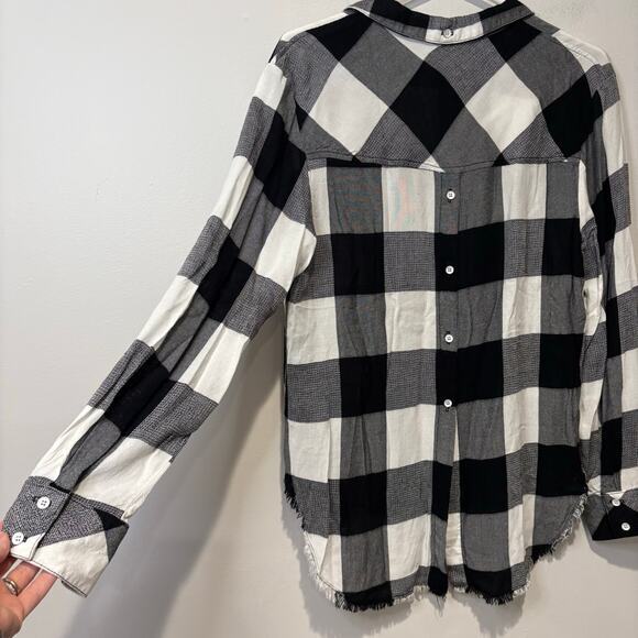 Bella Dahl Black & White Plaid Button Front Blouse Raw Hem Medium 100% Rayon - Picture 8 of 8
